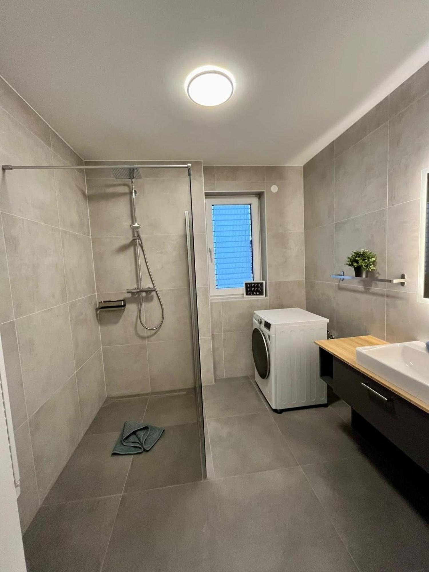 Ferienwohnung Mit Seeblick - Ossiacher See Gerlitzen Sattendorf Exterior foto